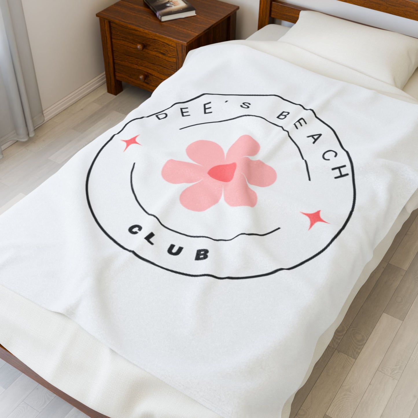 Dee's Beach Club Velveteen Plush Blanket - Cozy Floral Throw for Beach Lovers